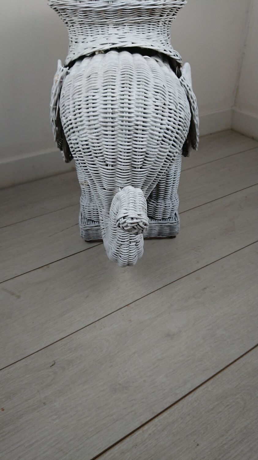Elephant wicker table