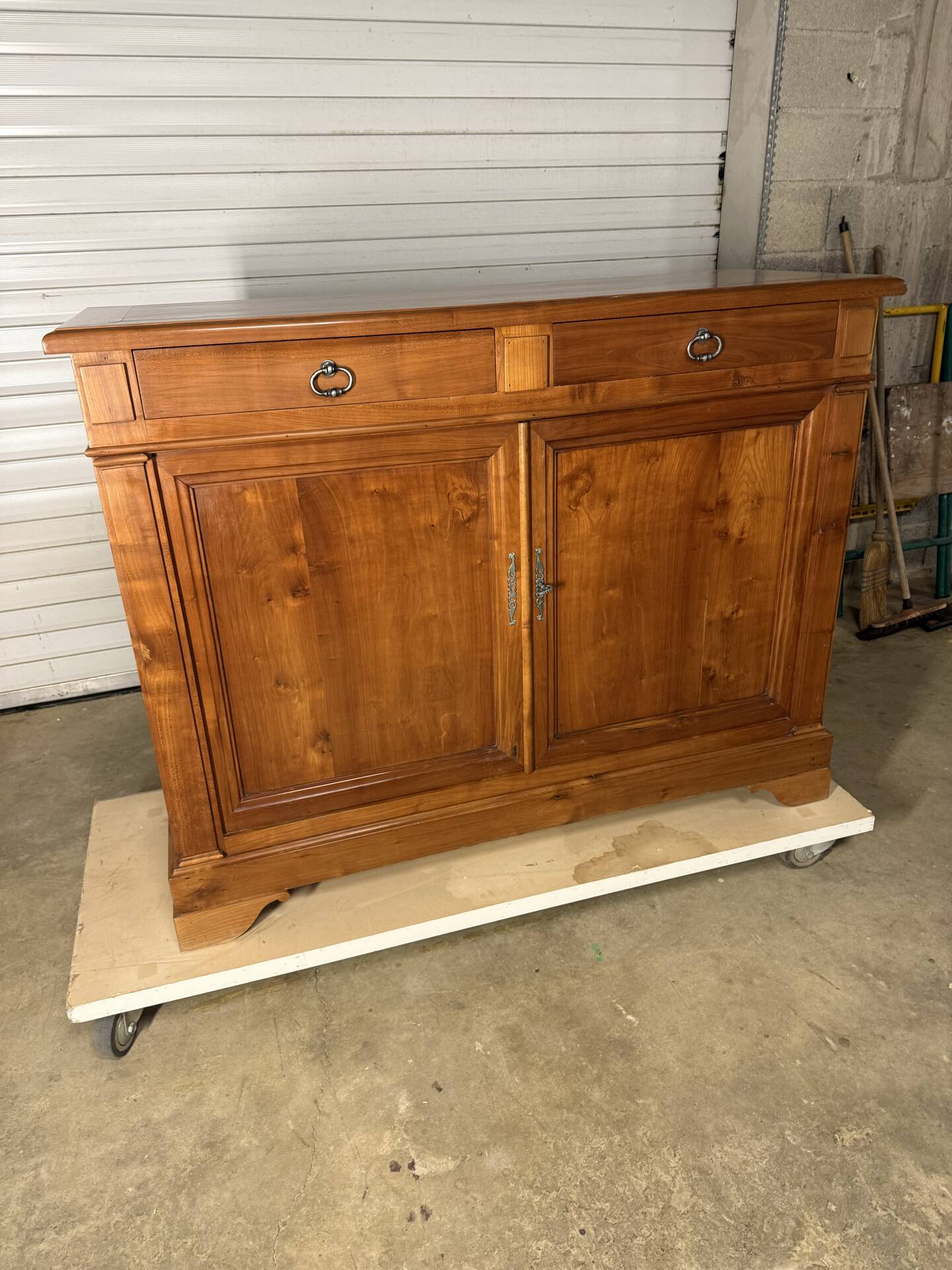 Old buffet