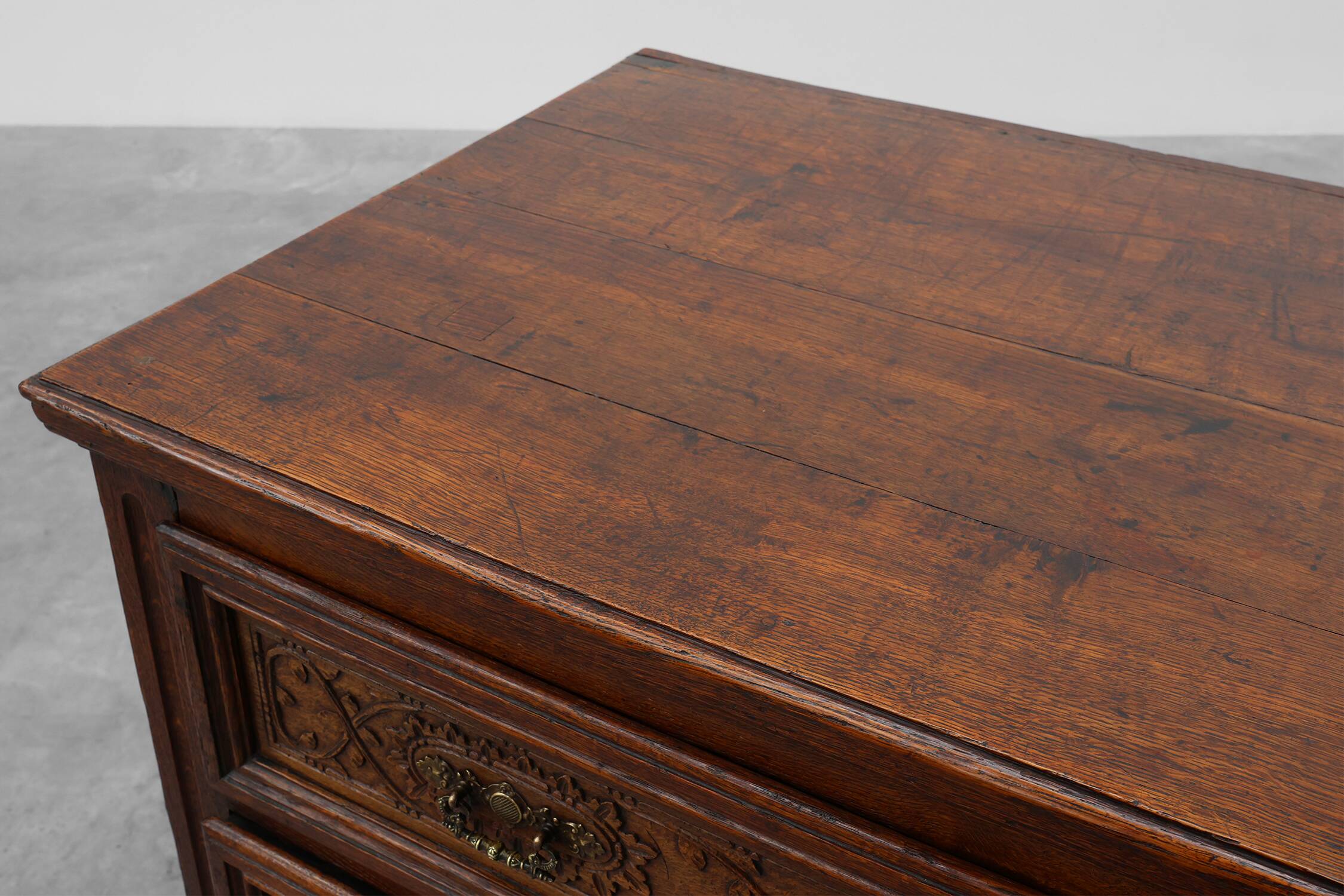 Commode en chêne de style Renaissance italienne, XVIIe siècle