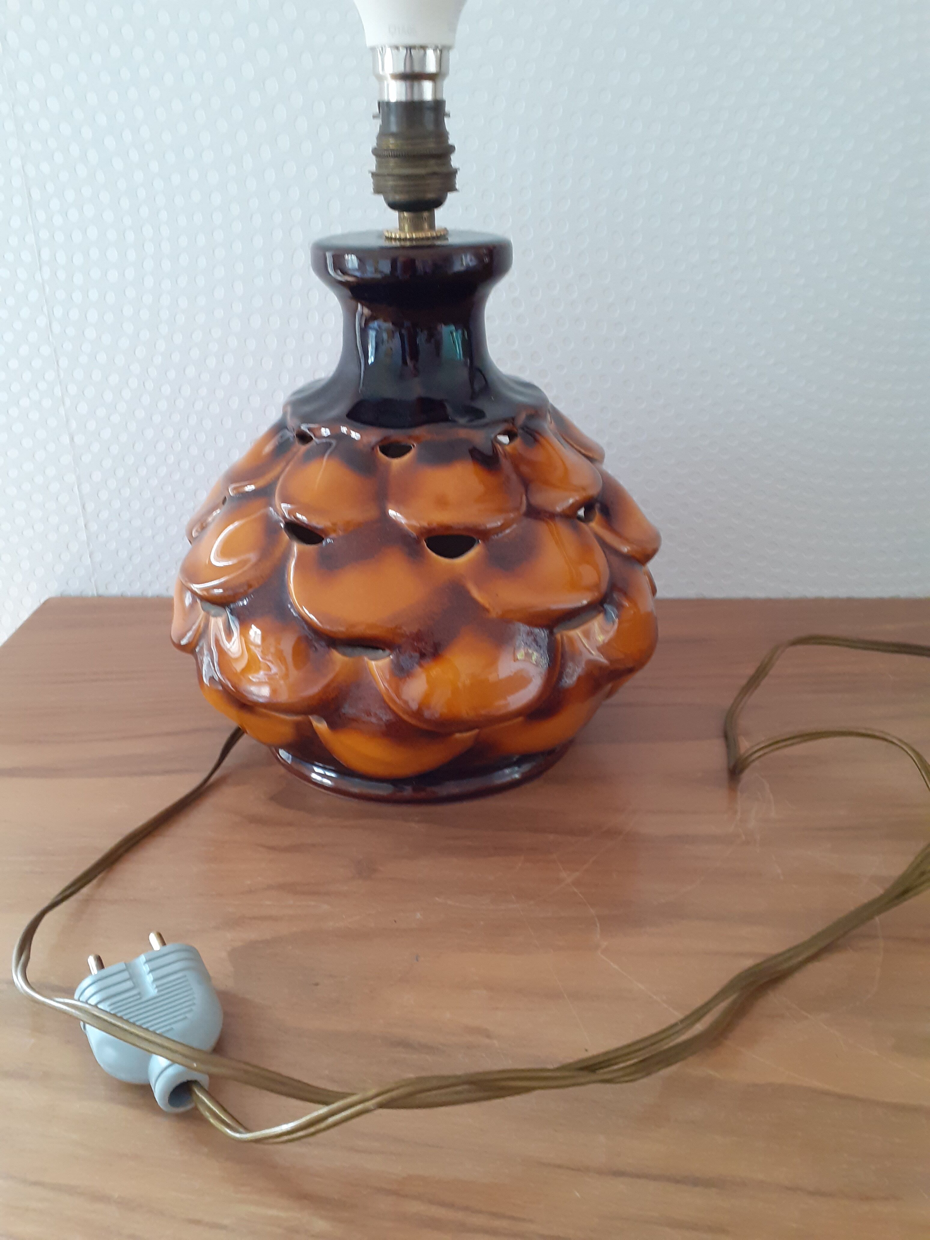 Pine cone ceramic lamp foot