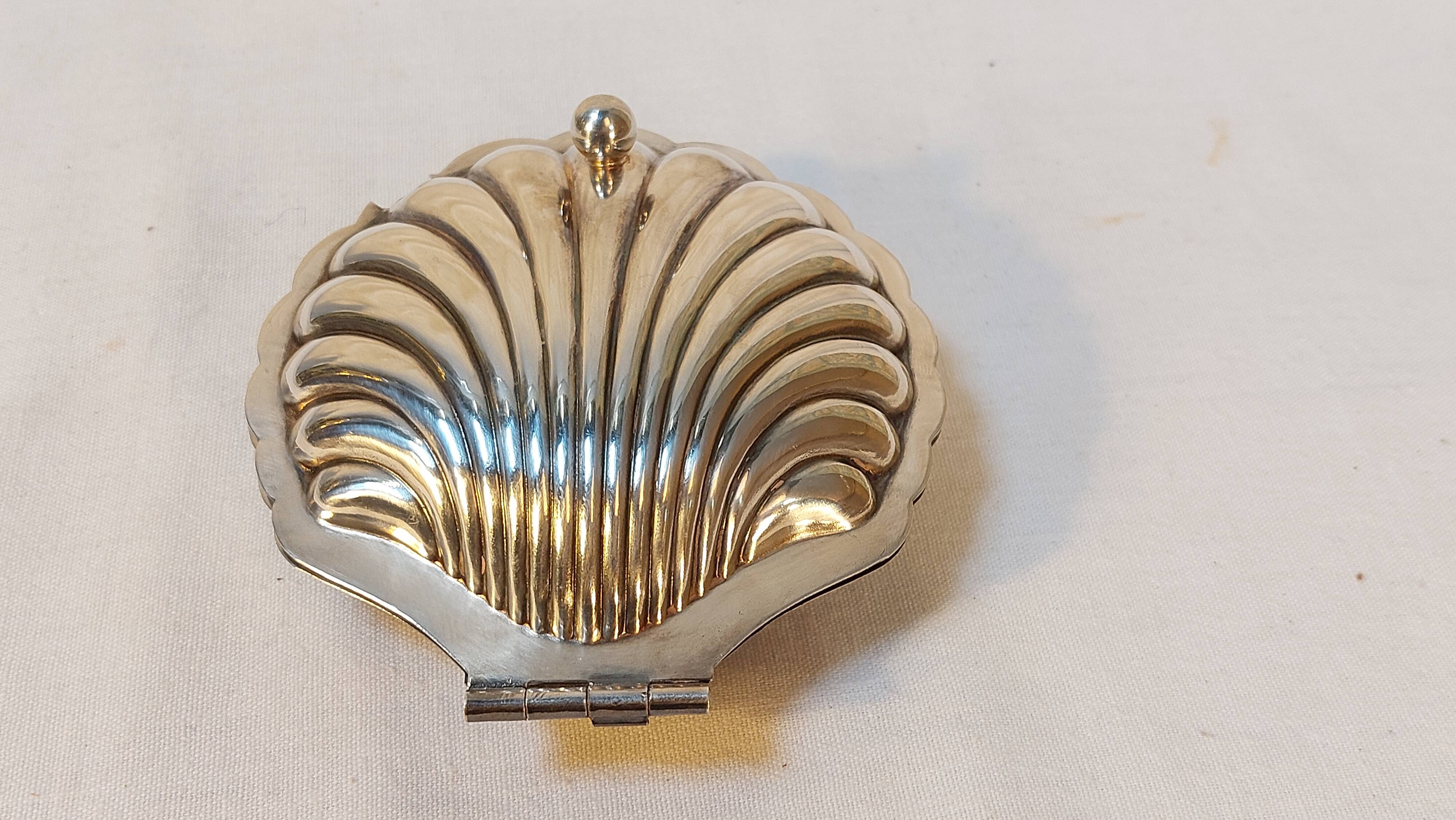 Silver-plated metal shell table butter dish with hallmarks - Art Deco