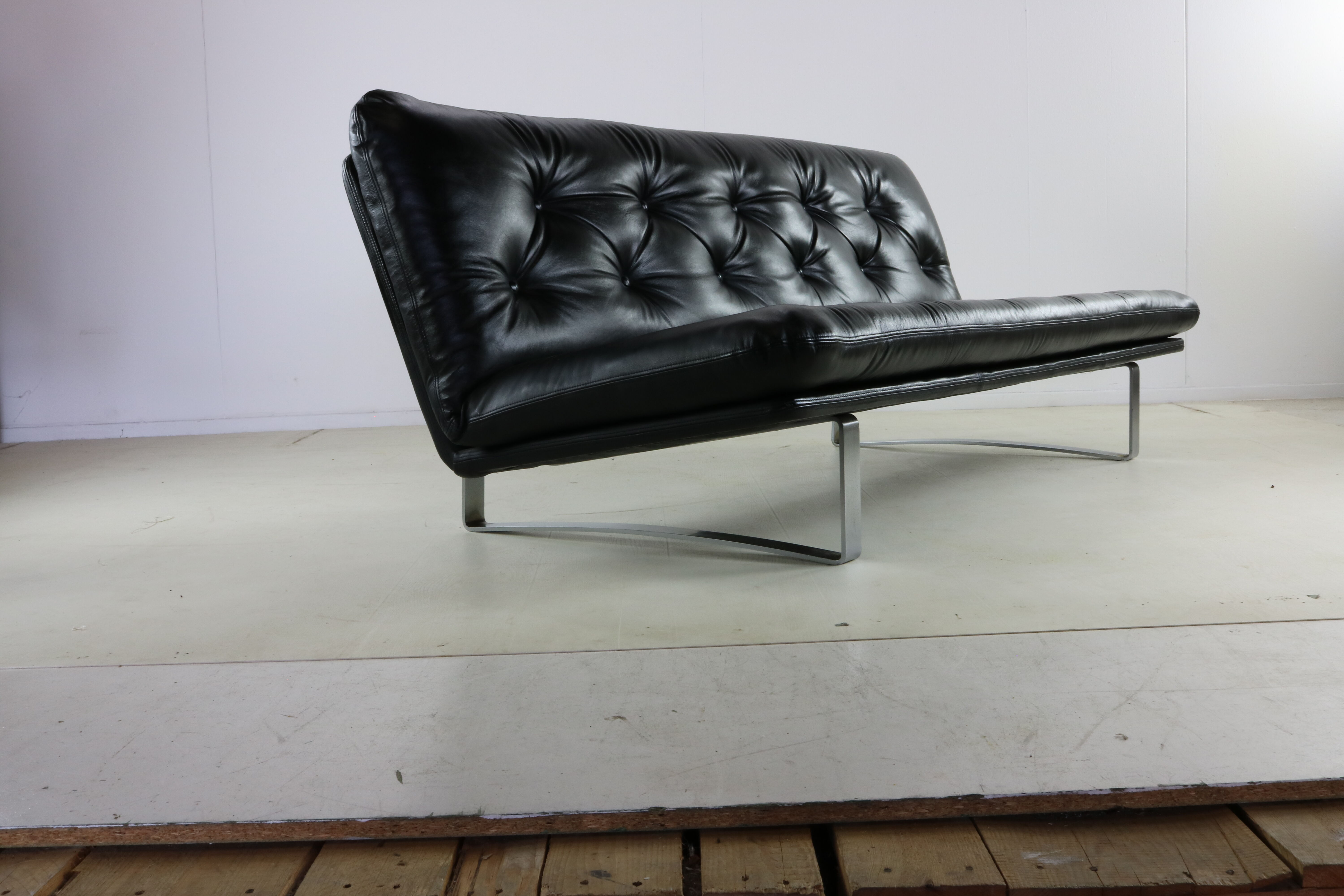Original sixties design three seater sofa by Kho liang le for Artifort