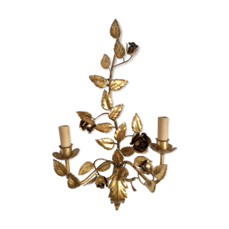 Leaves and flowers wall light in gold metal