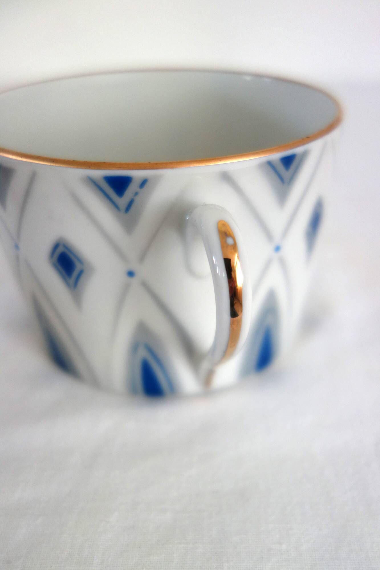 Tasse à thé avec soucoupe en porcelaine de Limoges années 30