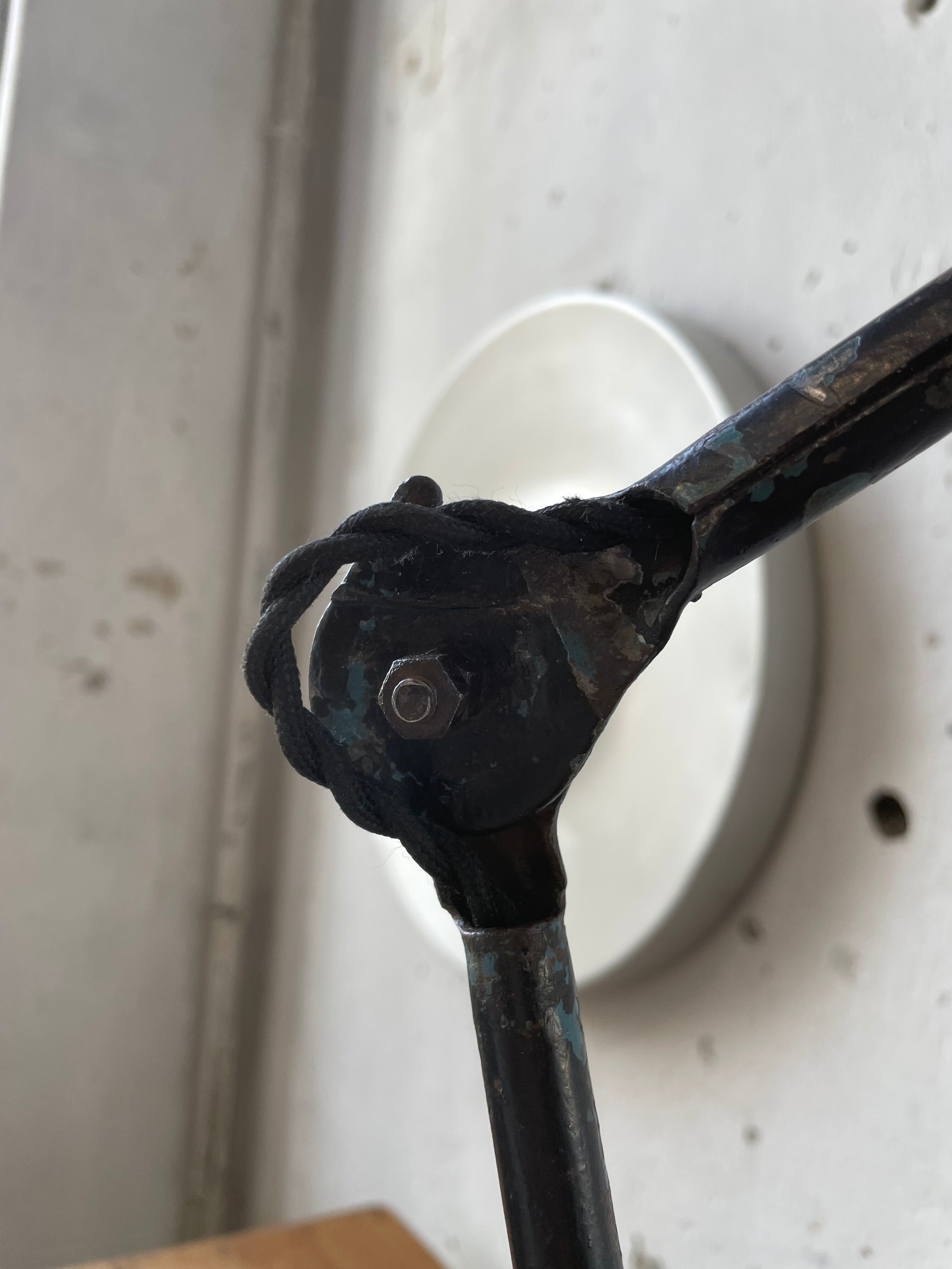 Articulated workshop lamp ravel ball joints