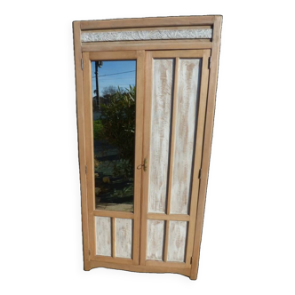 Parisian wardrobe and its wooden mirror Completely revamped
