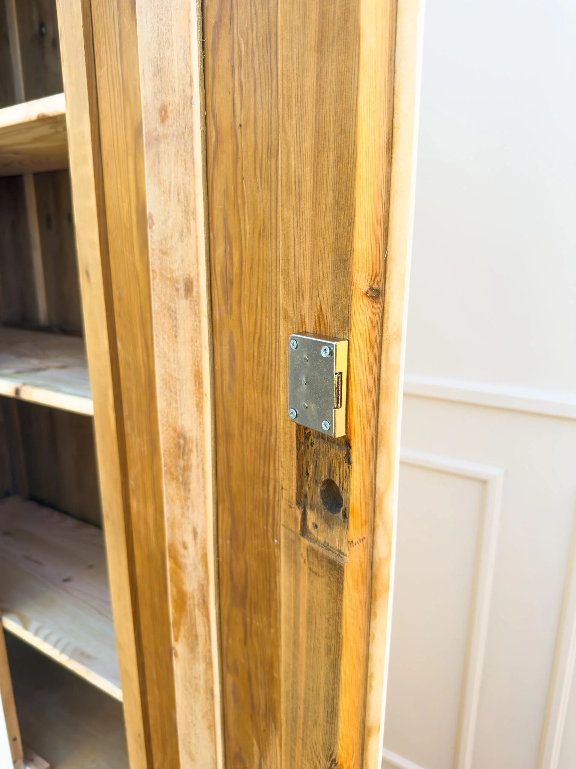 Armoire parisienne