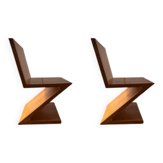 Zig zag chair pair by rietveld 1934