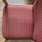 Powder pink armchair - light wood