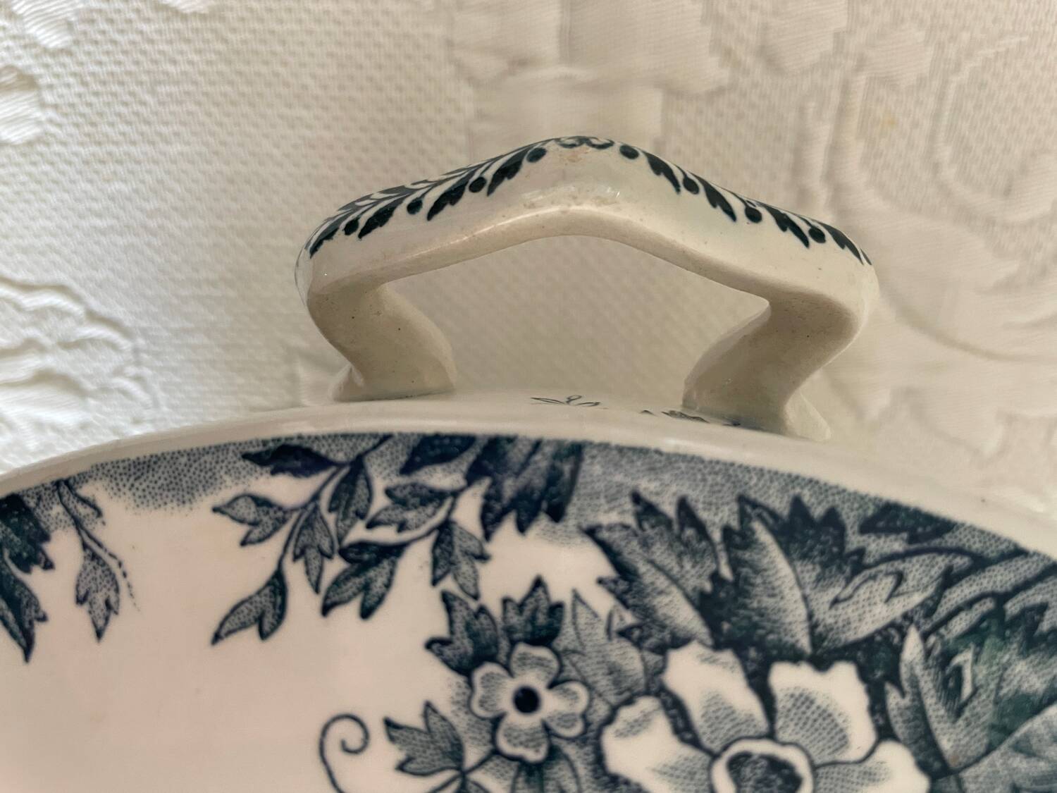 Small Saint Amand & Hamage Soup Tureen Model Marie Louise