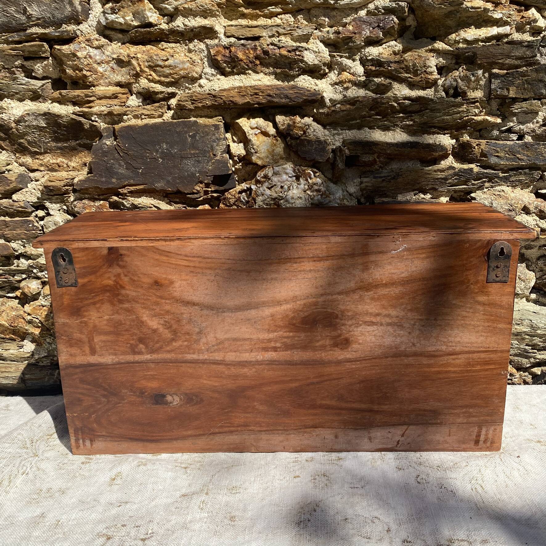 Wood and earthenware pantry to place or hang.