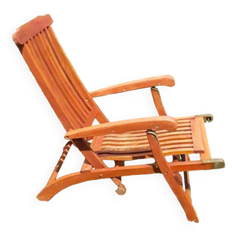 Wooden lounge chair