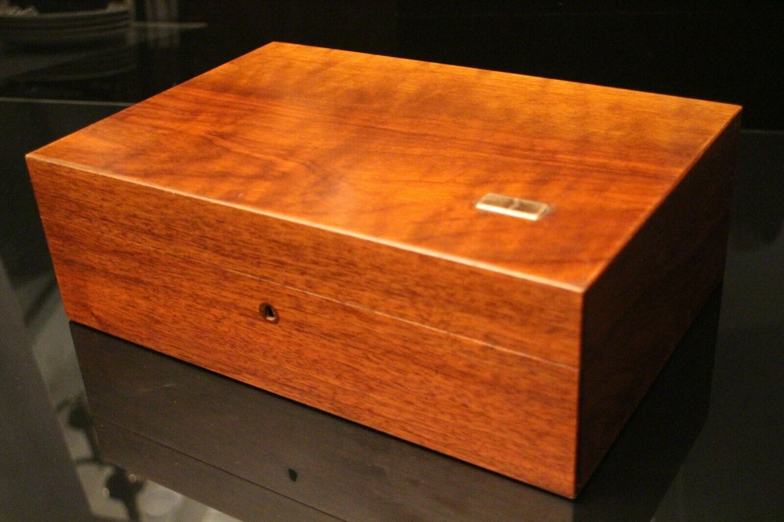 Solid mahogany box like cigar cellar