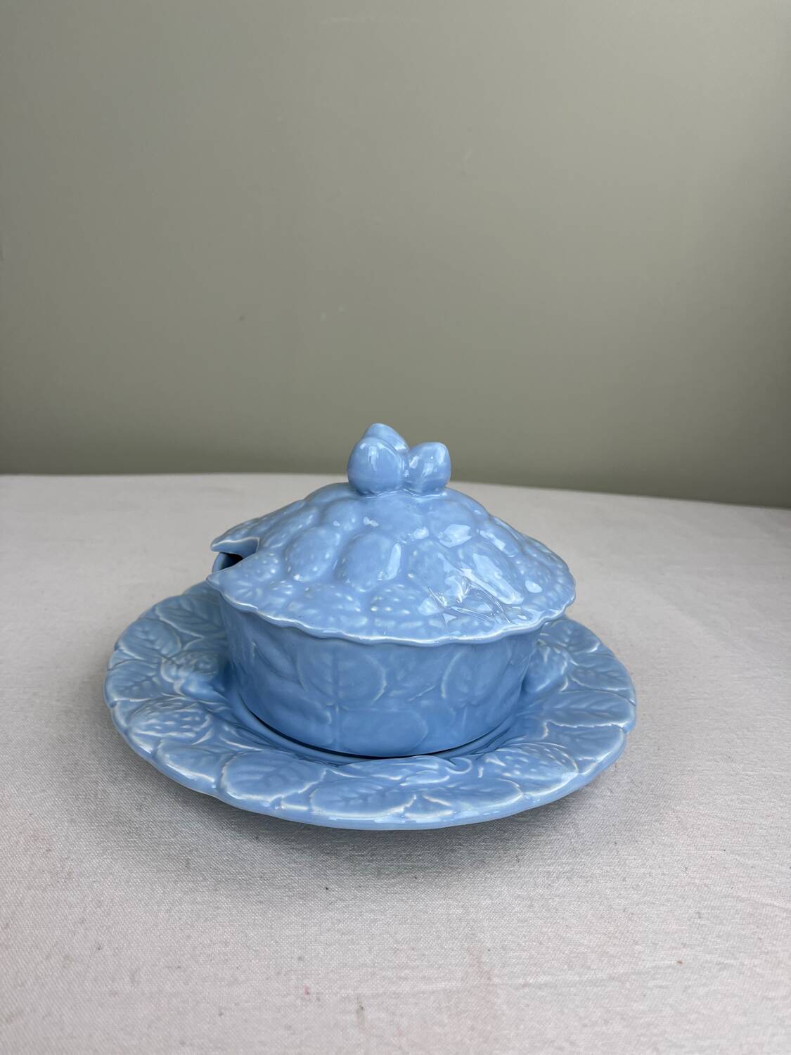 Strawberry ceramic sugar bowl