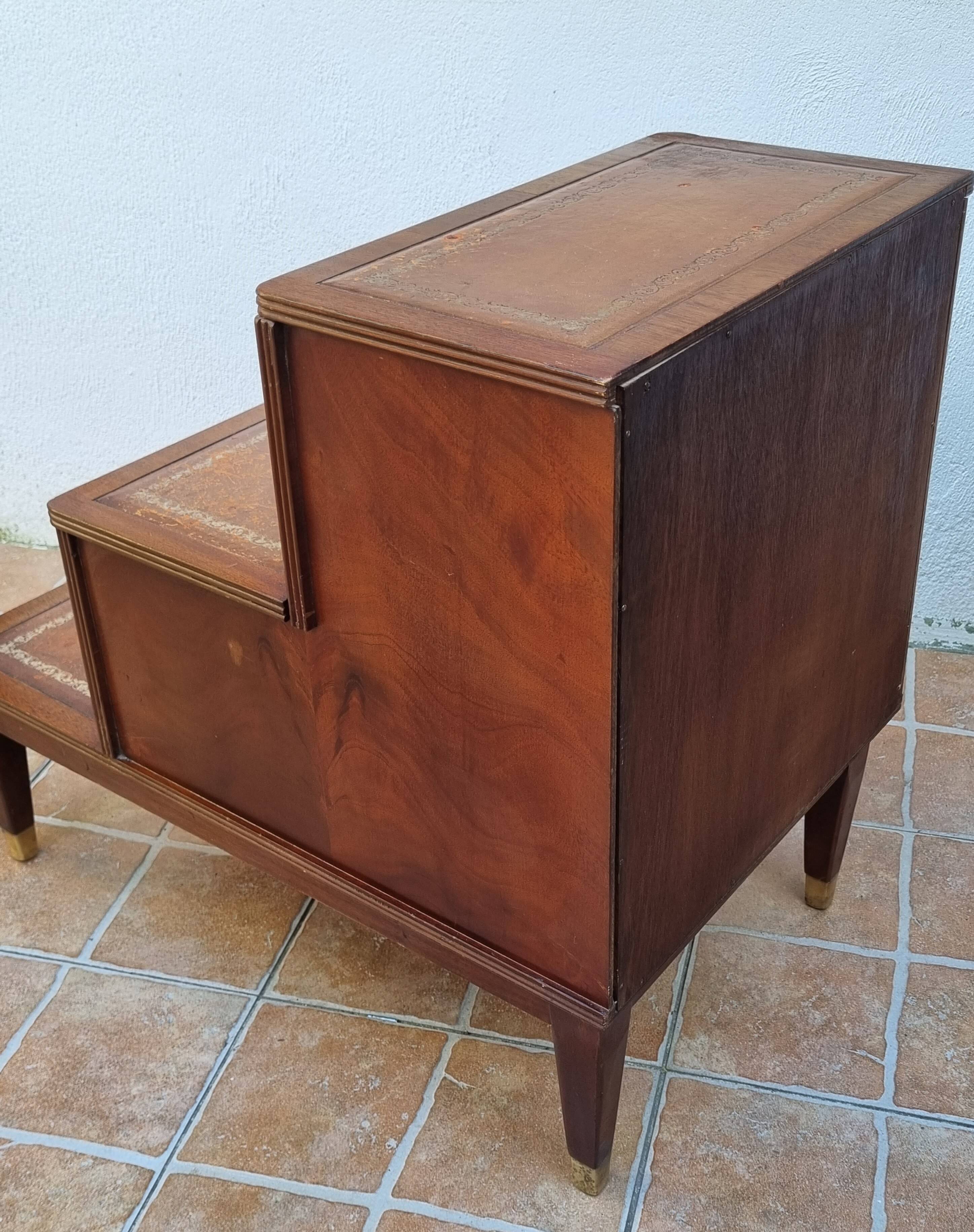 Escalier bibliothèque vintage style anglais, coffre, bois et cuir, 67 cm