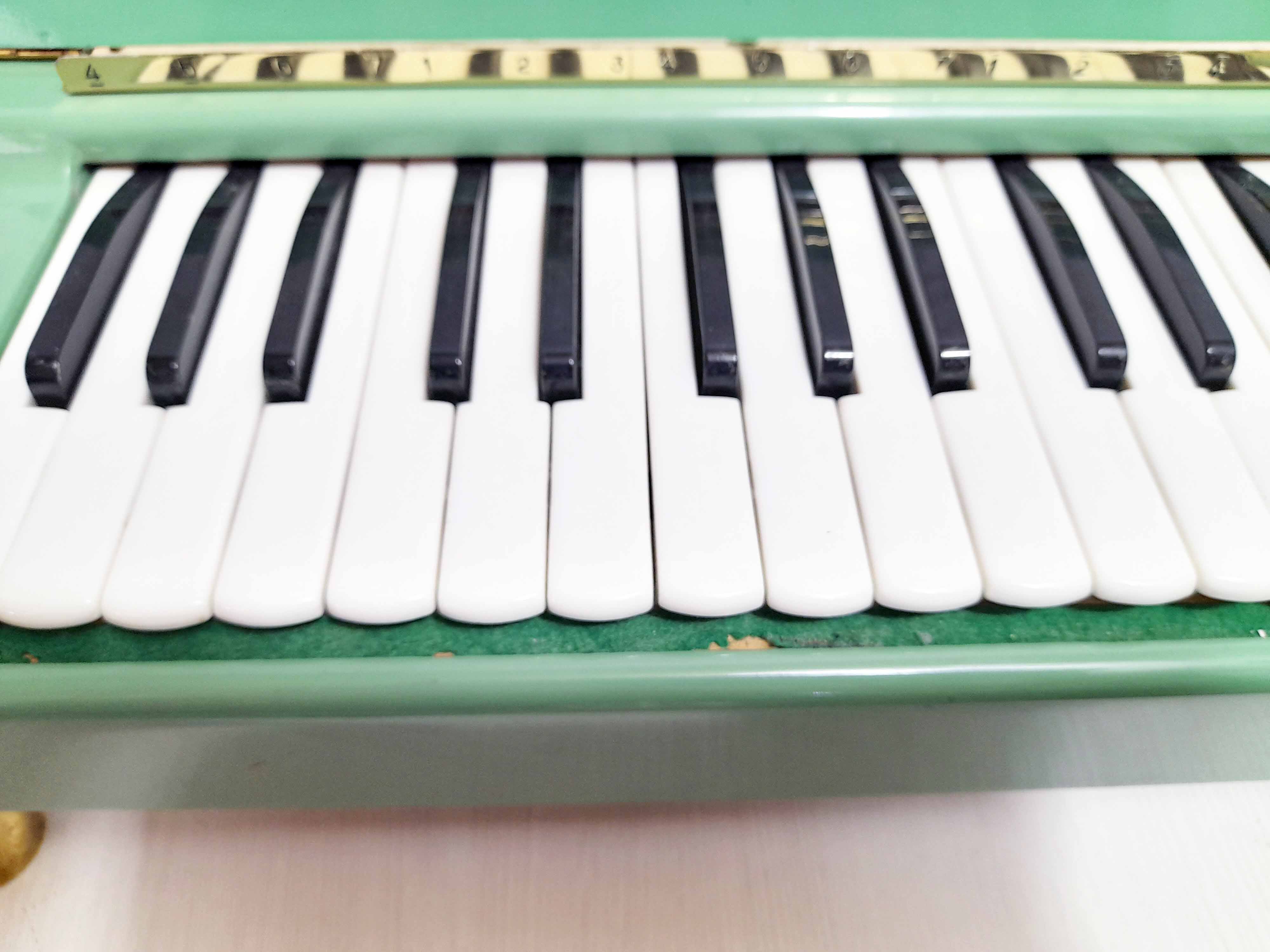 Vintage piano Hohner Viganetta 1950