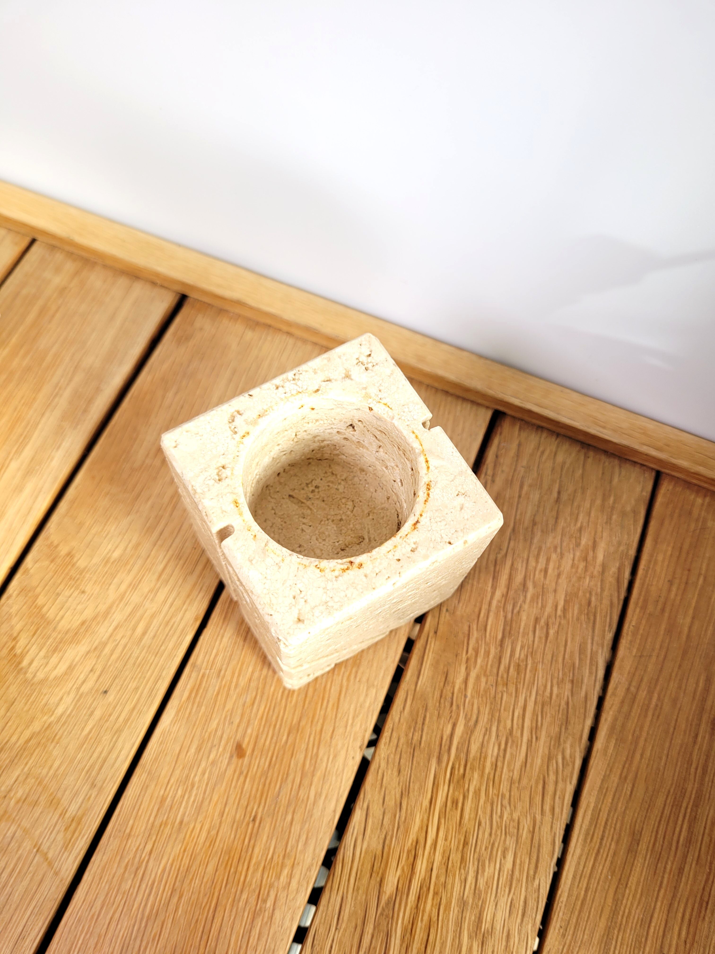 Ashtray and design pot in travertine