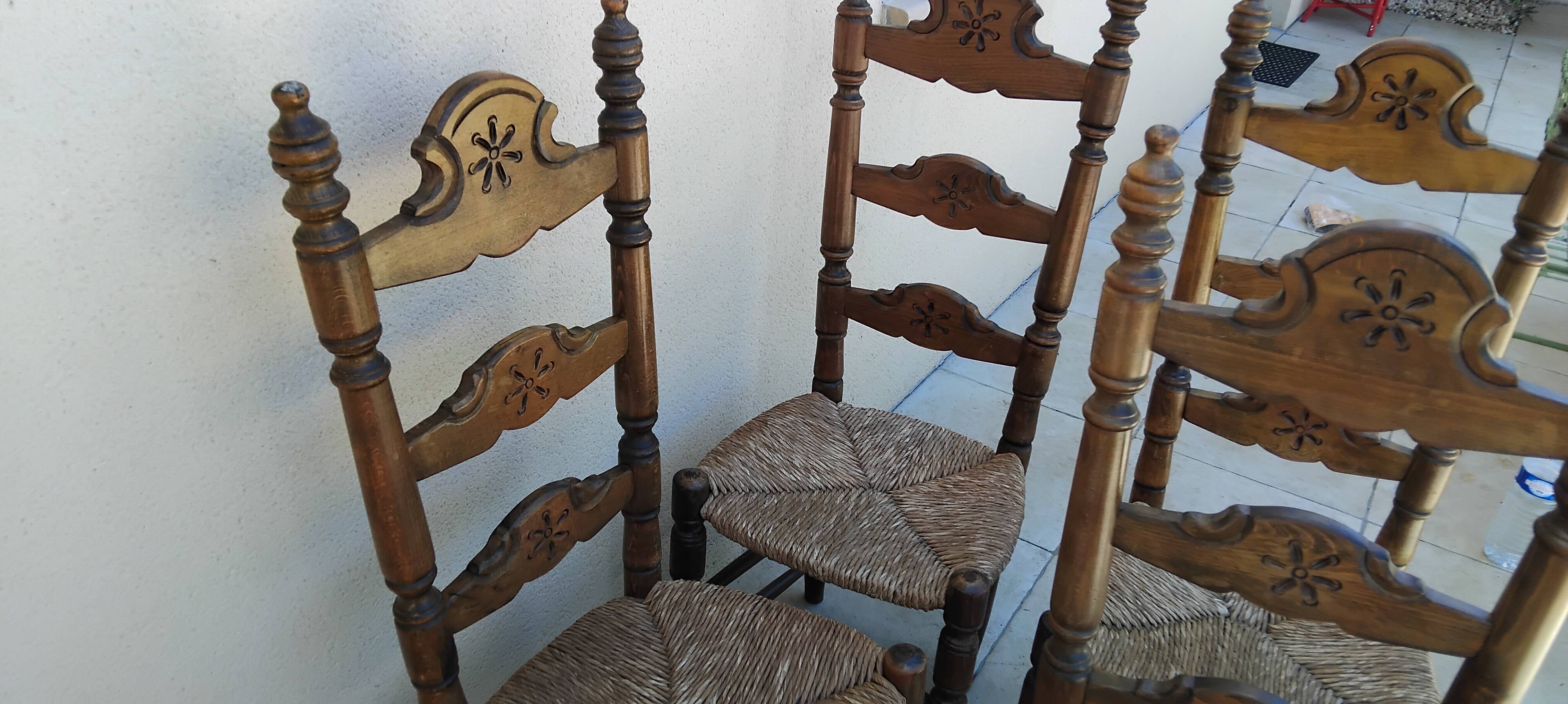4 antique Provençal wooden chairs