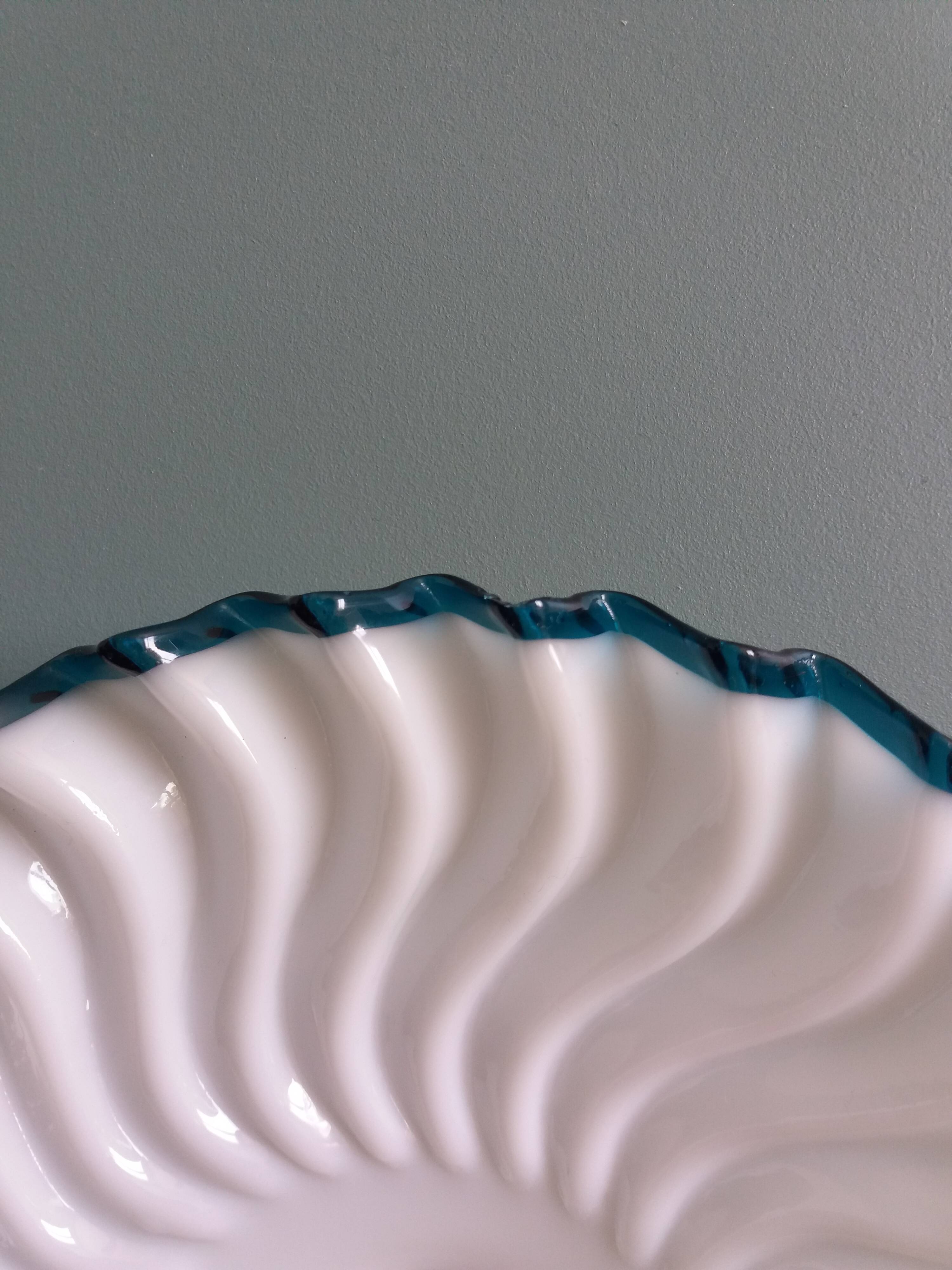 Adjustable "rise and fall" suspension, opaline and porcelain rise and fall