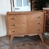 Chest of drawer compass feet