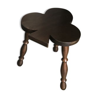 Tripod stool clover