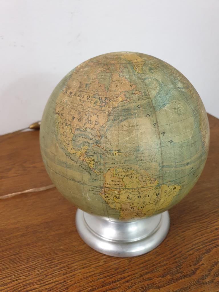 Globe lamp