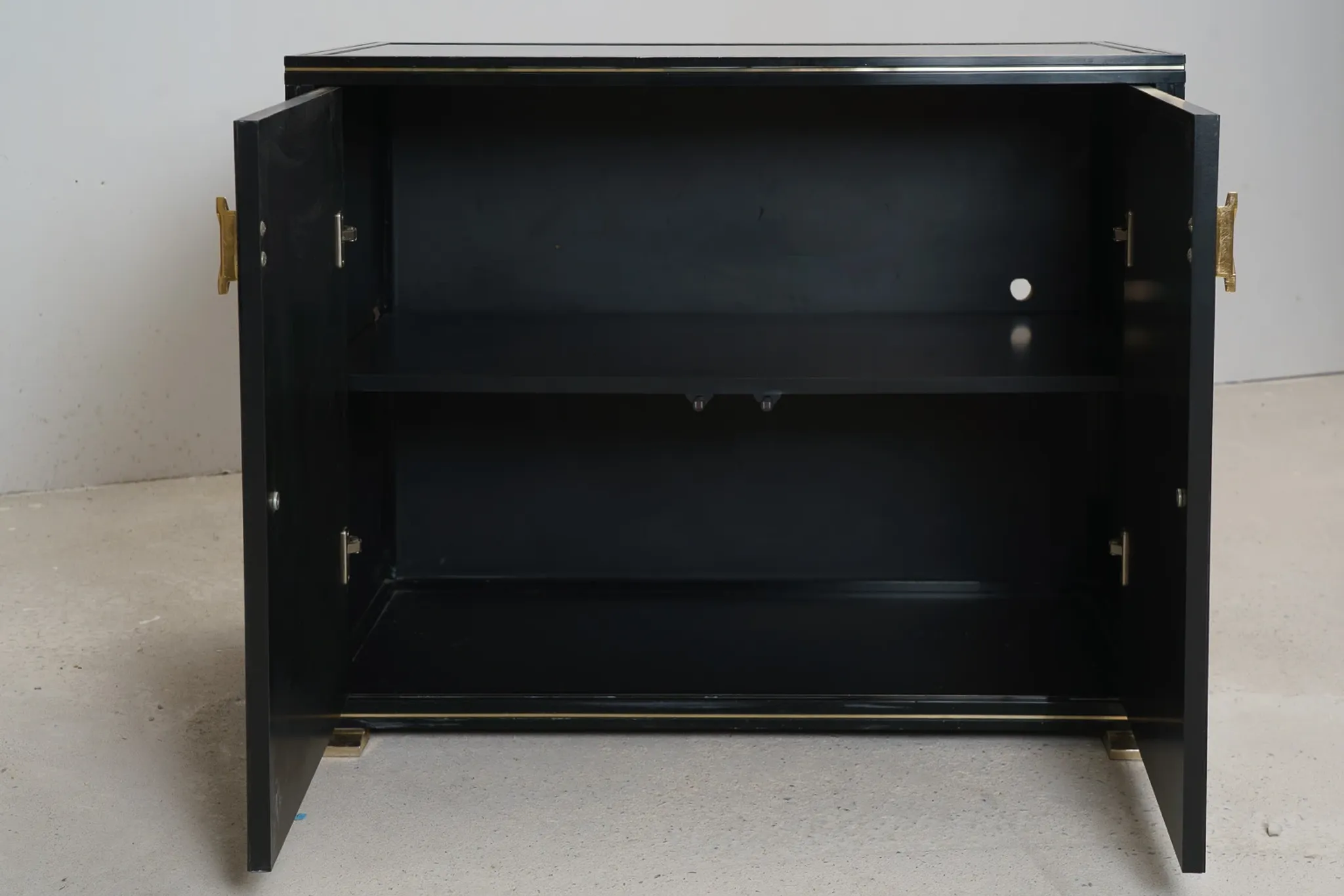 Small buffet Pierre Vandel black lacquered