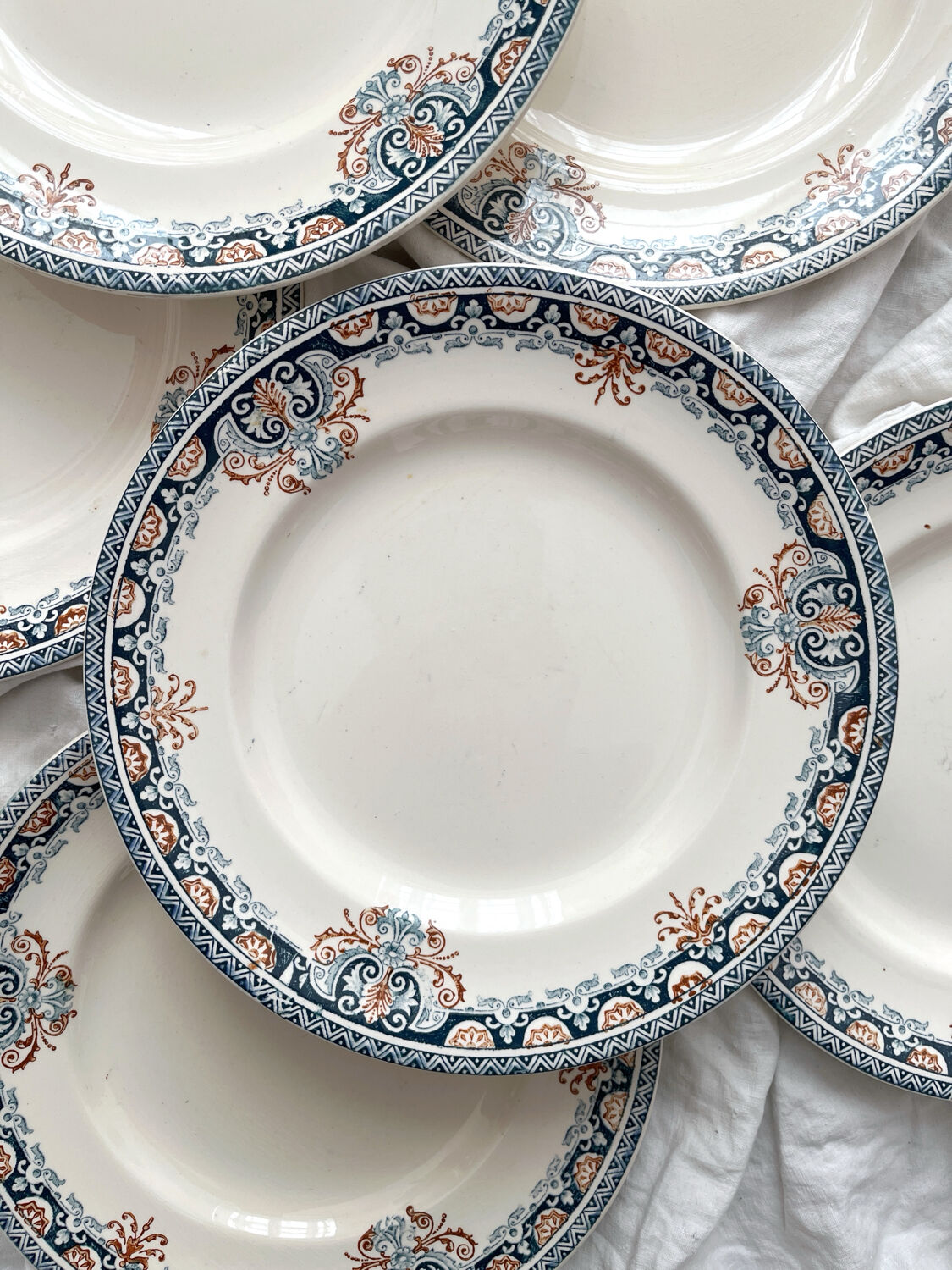 6 flat plates in ironstone "Diderot" Longwy