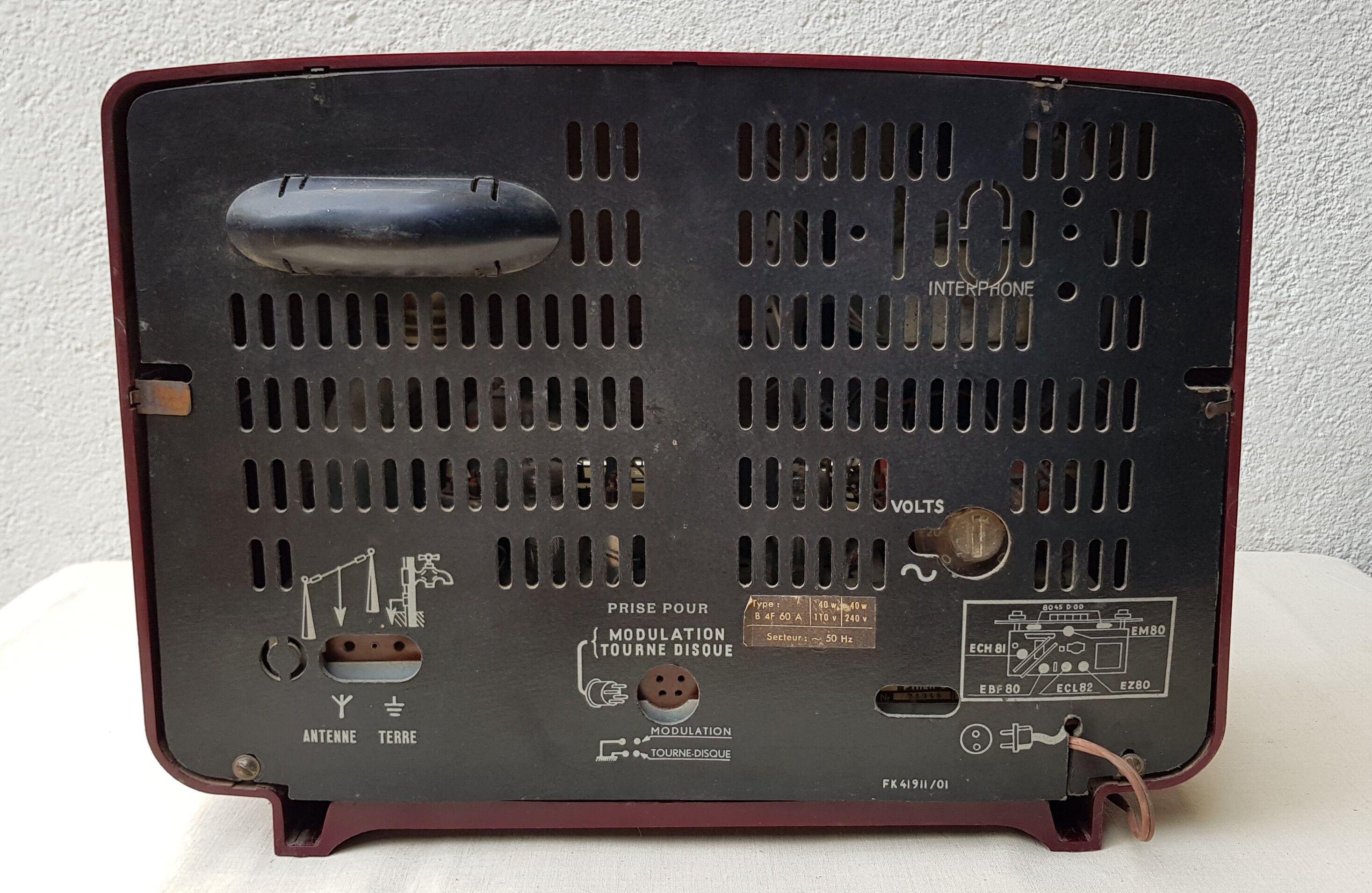 Red Bakelite TSF radio station