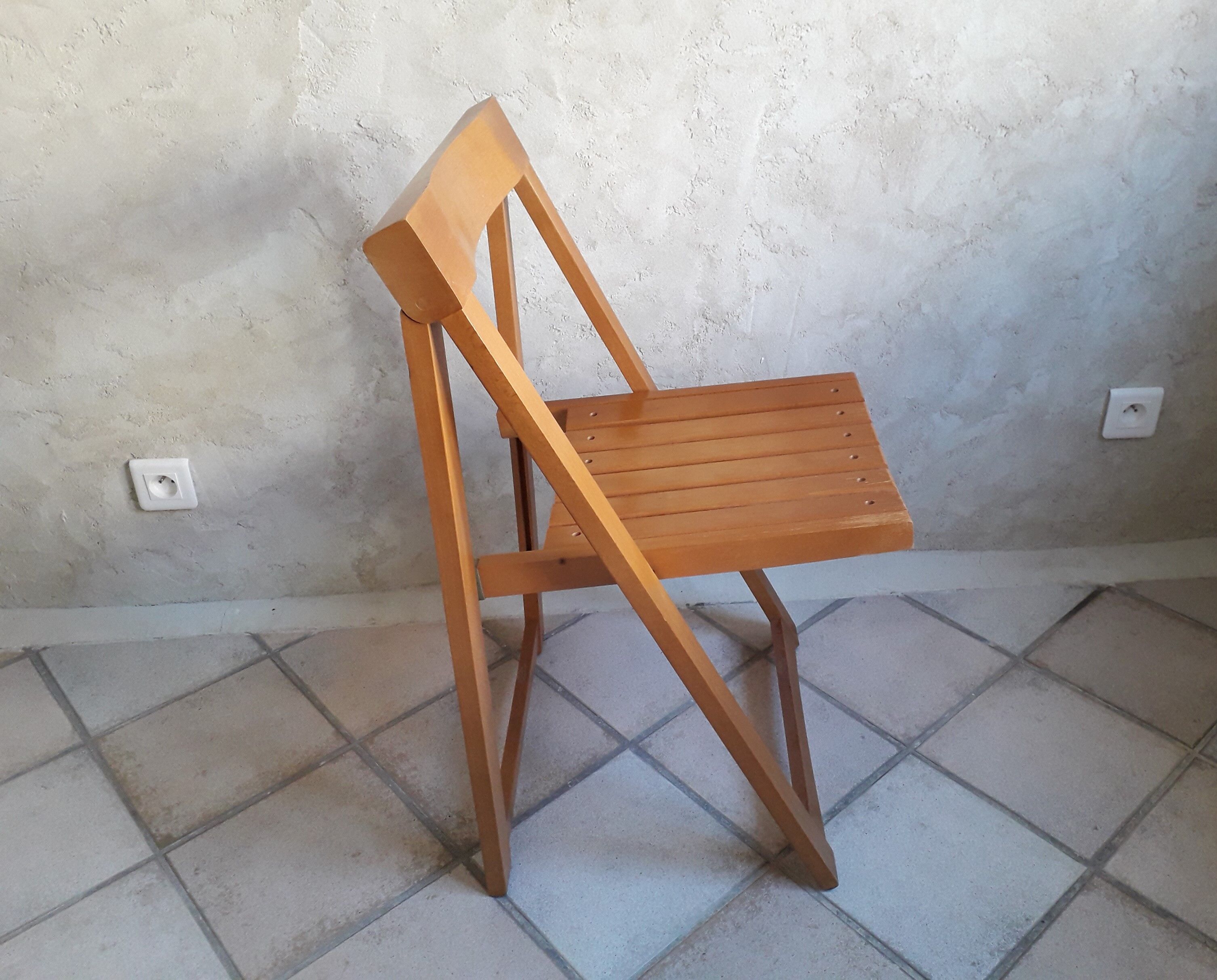Wooden folding chair