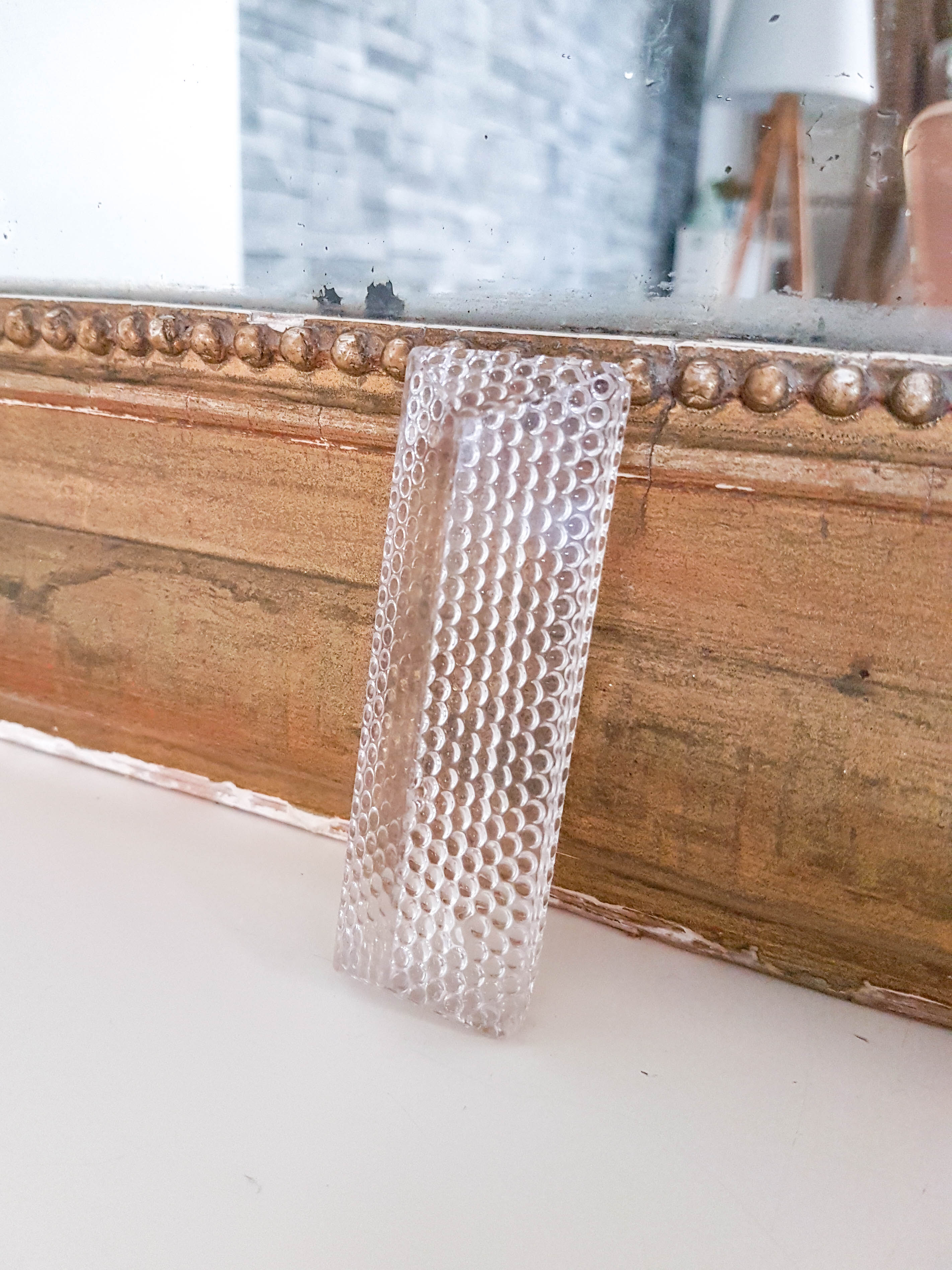 Lot of 6 bubbled glass knife holders