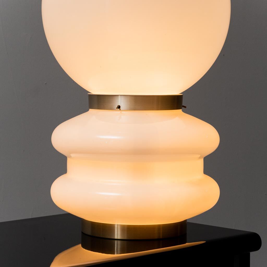 Lampe de table produite par Stilux Milano dans les années 60