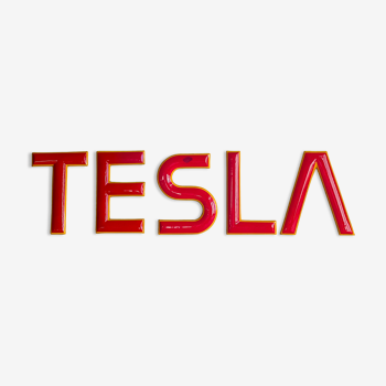 Enseigne Tesla