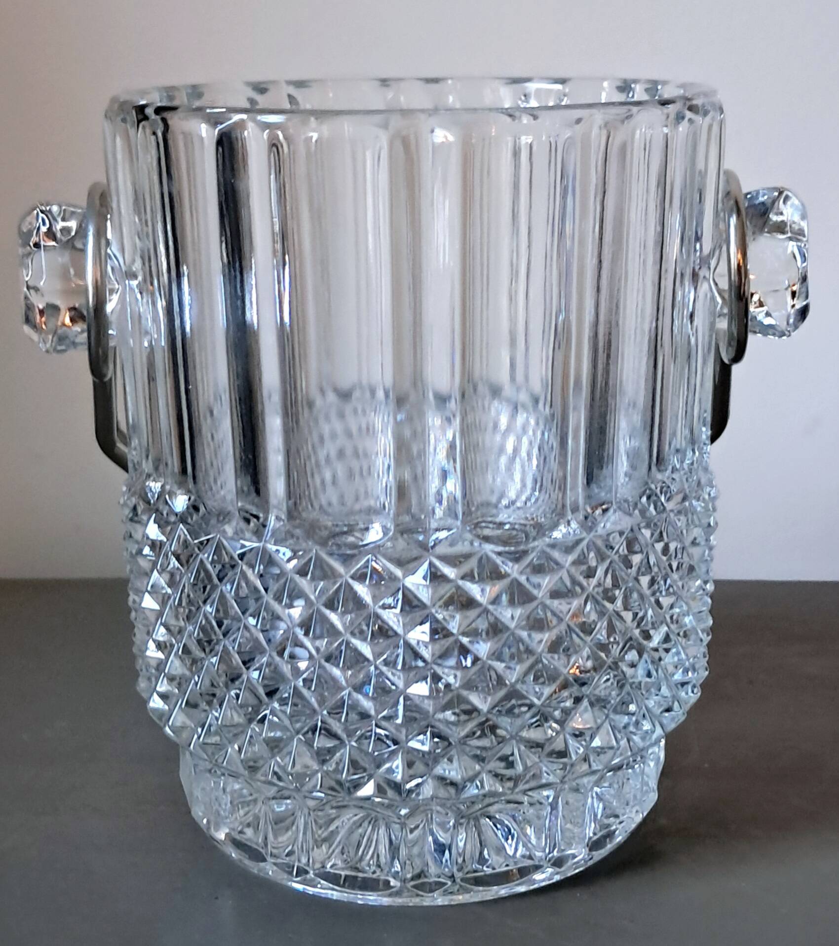 Ice bucket. Glass. 1970