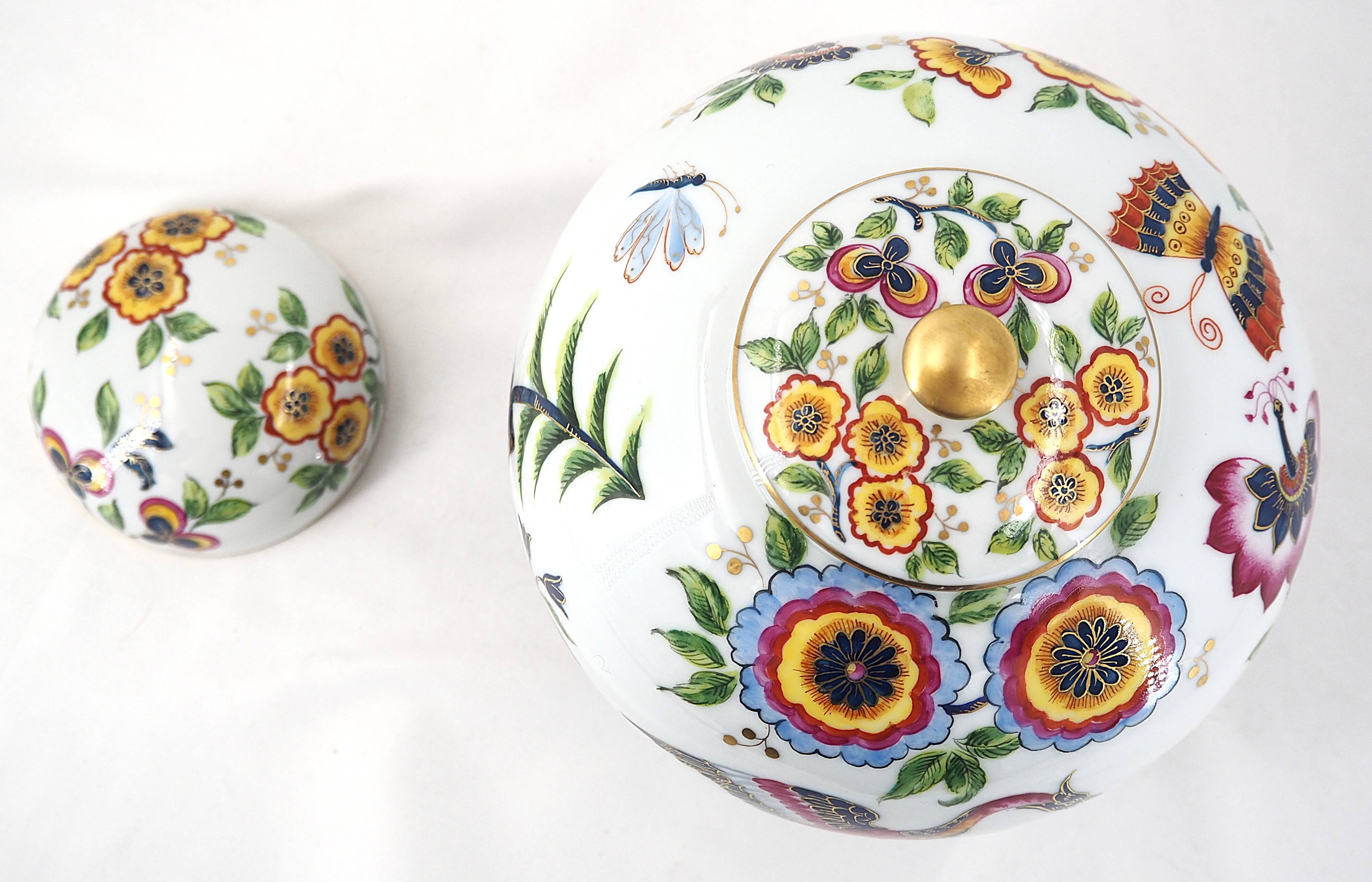 Le Tallec in Paris, complete covered porcelain pot, signed, excellent condition.