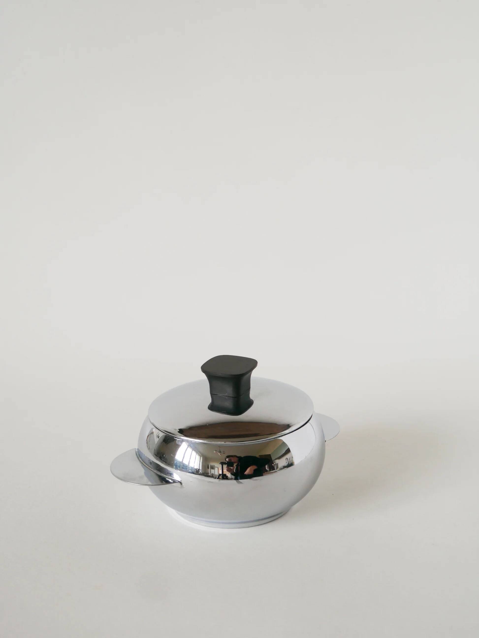 Petit sucrier en inox, poignée carrée, 1970