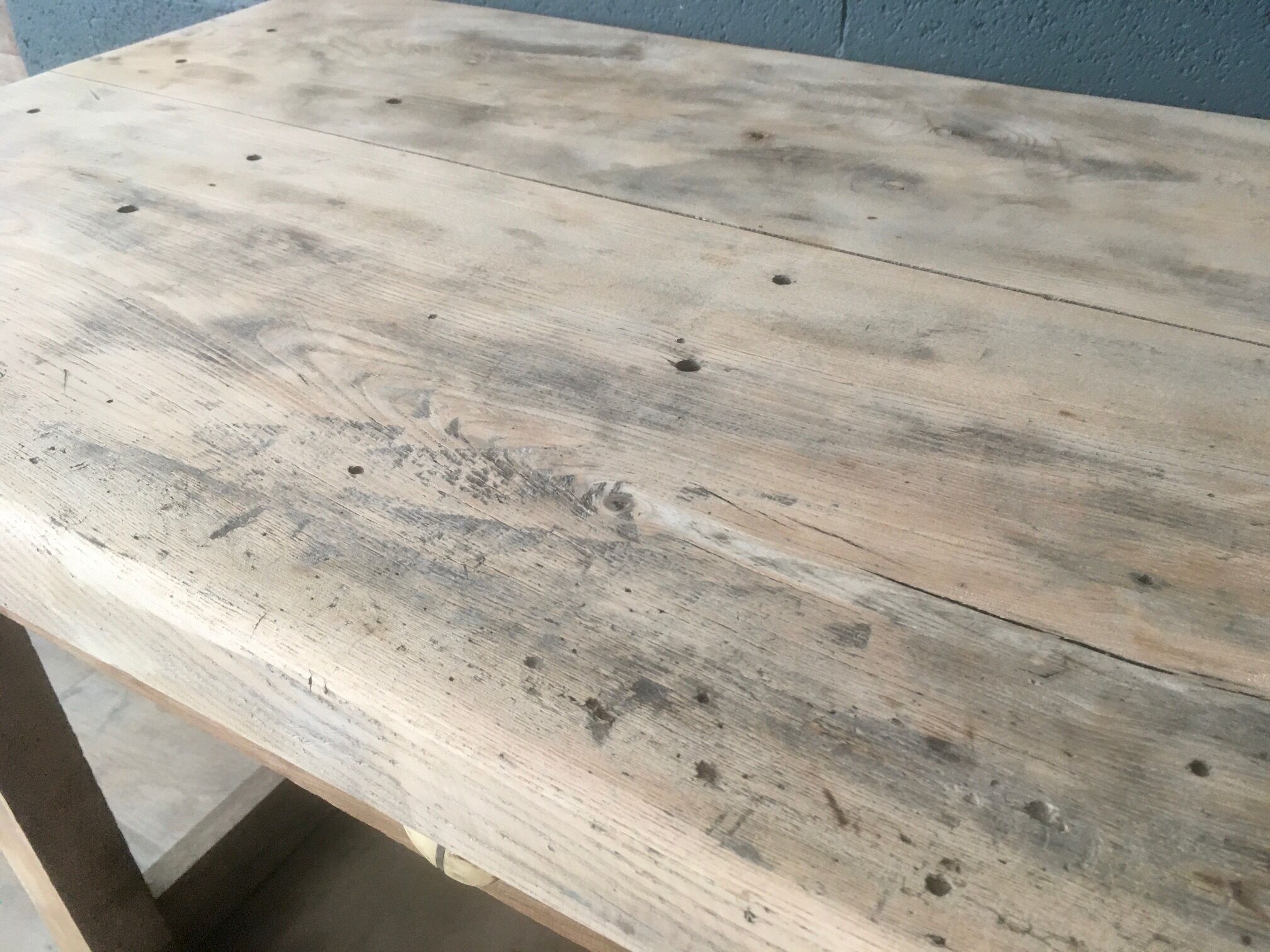 Workbench made of light wood