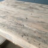 Workbench made of light wood