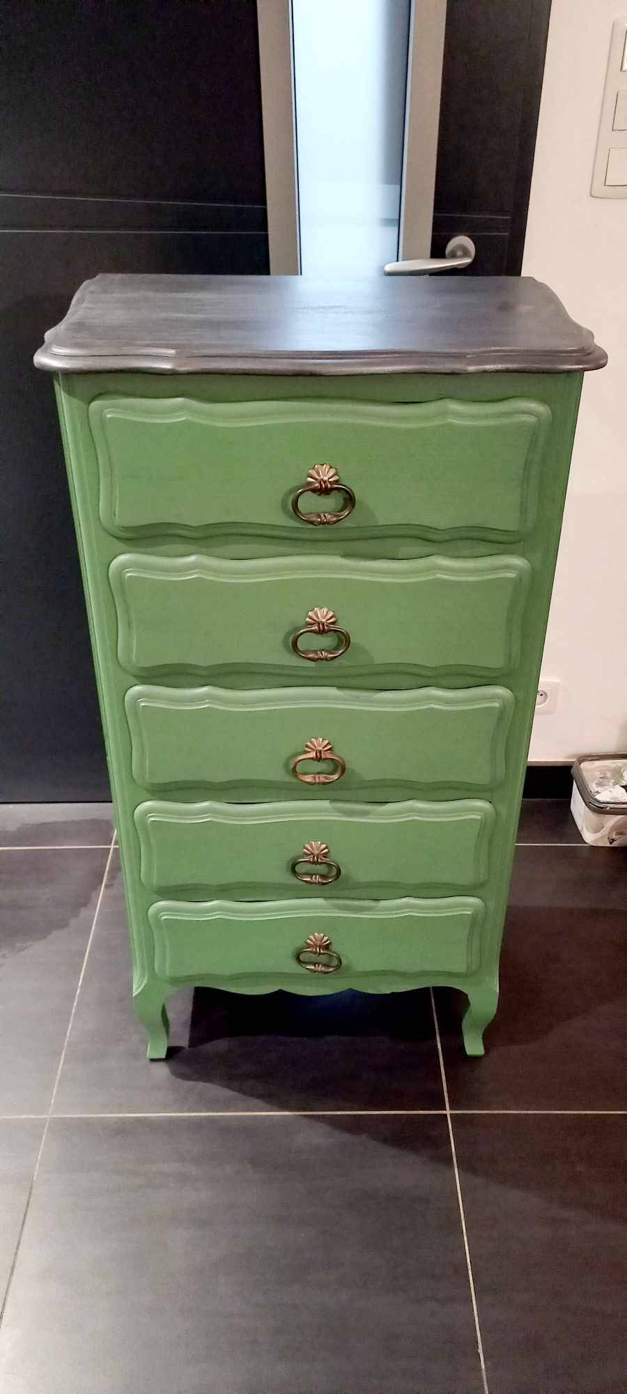 Vintage chest of drawers/week organizer