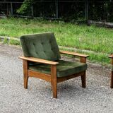 Salon scandinave de couleur vert vintage des années 70