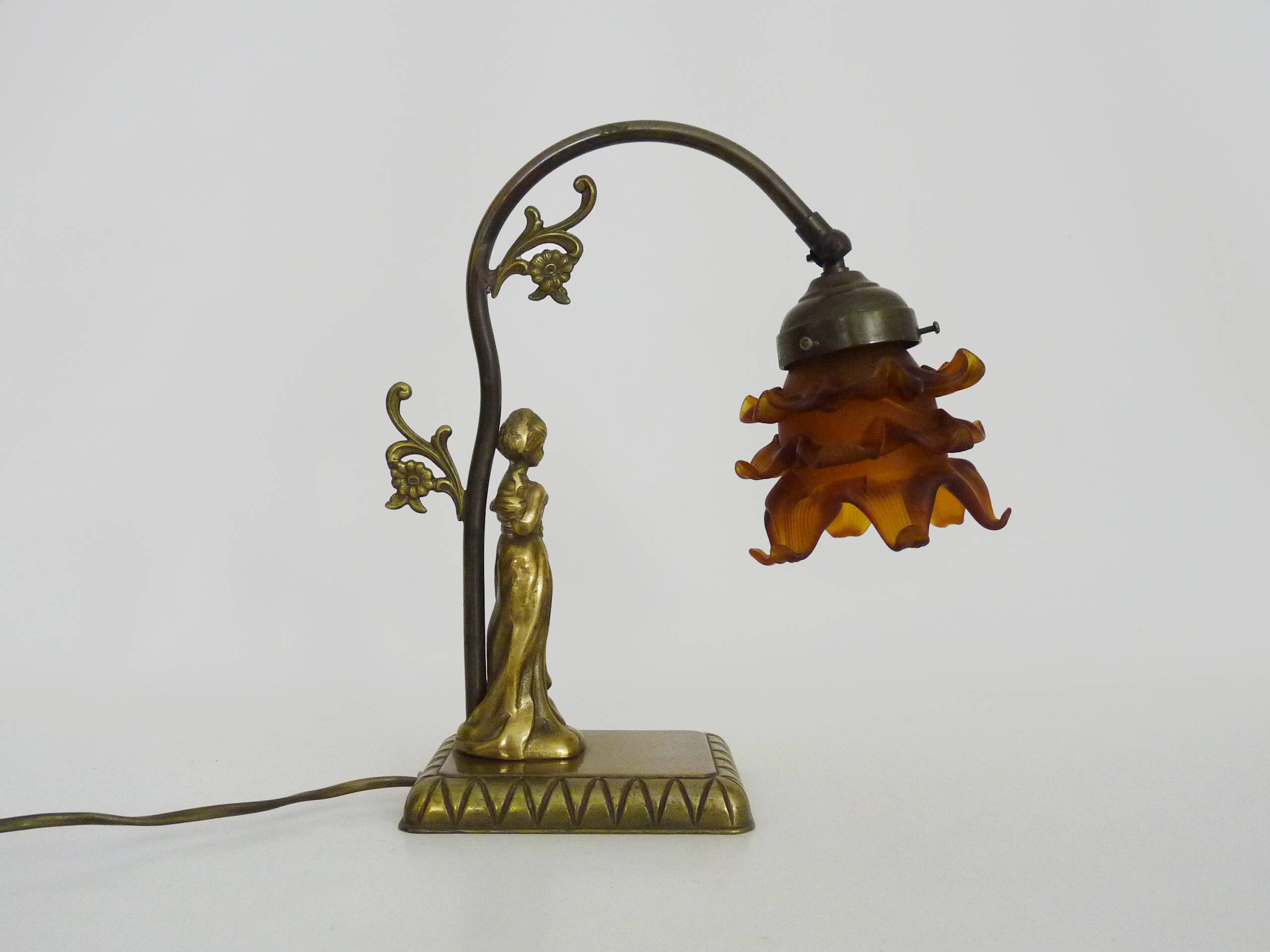 Table lamp, Art Nouveau style, female figure with removable head