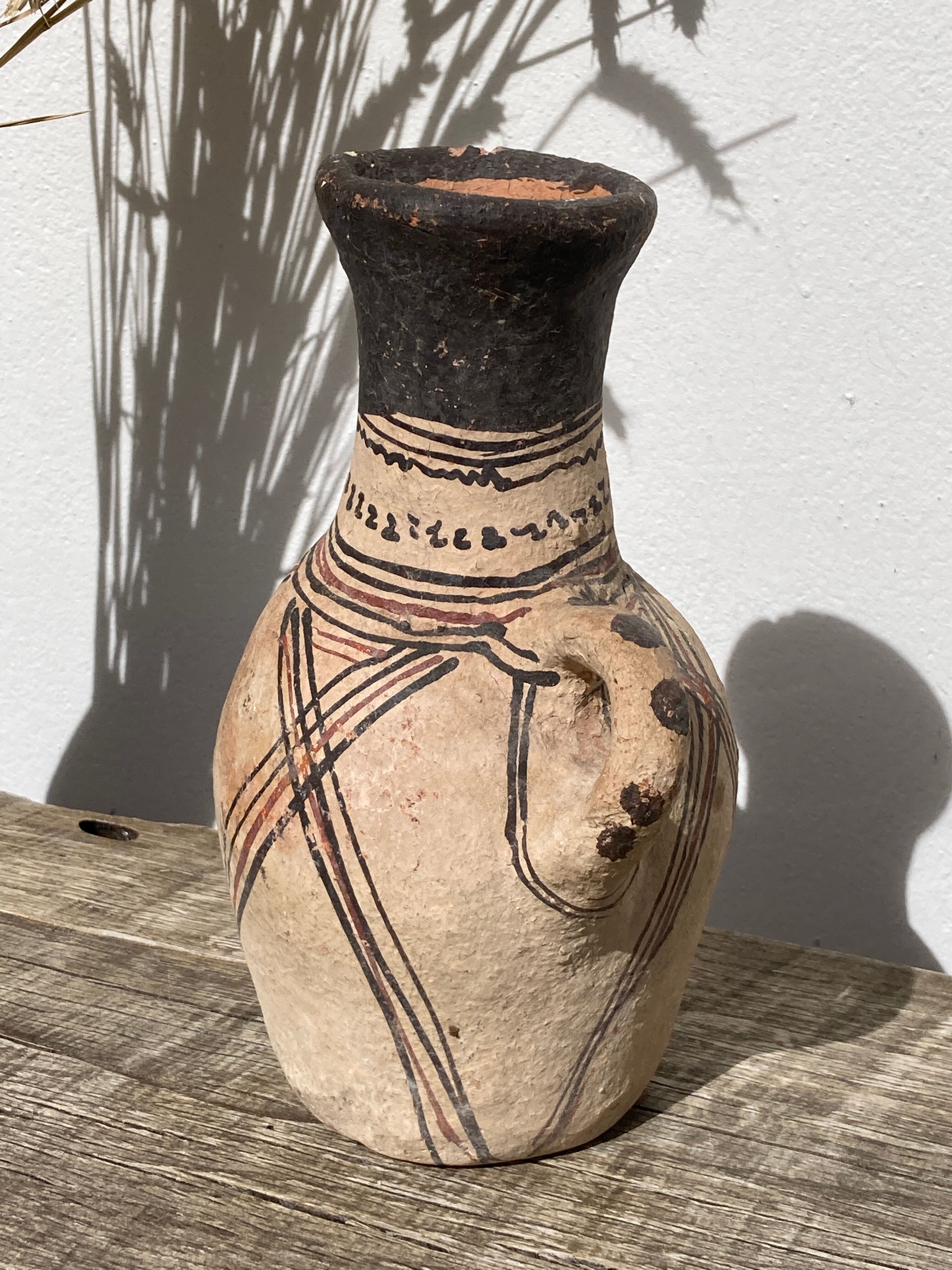 Vase poterie jarre à eau berbère en tVase poterie jarre à eau berbère en terre cuierre cuite du Rif