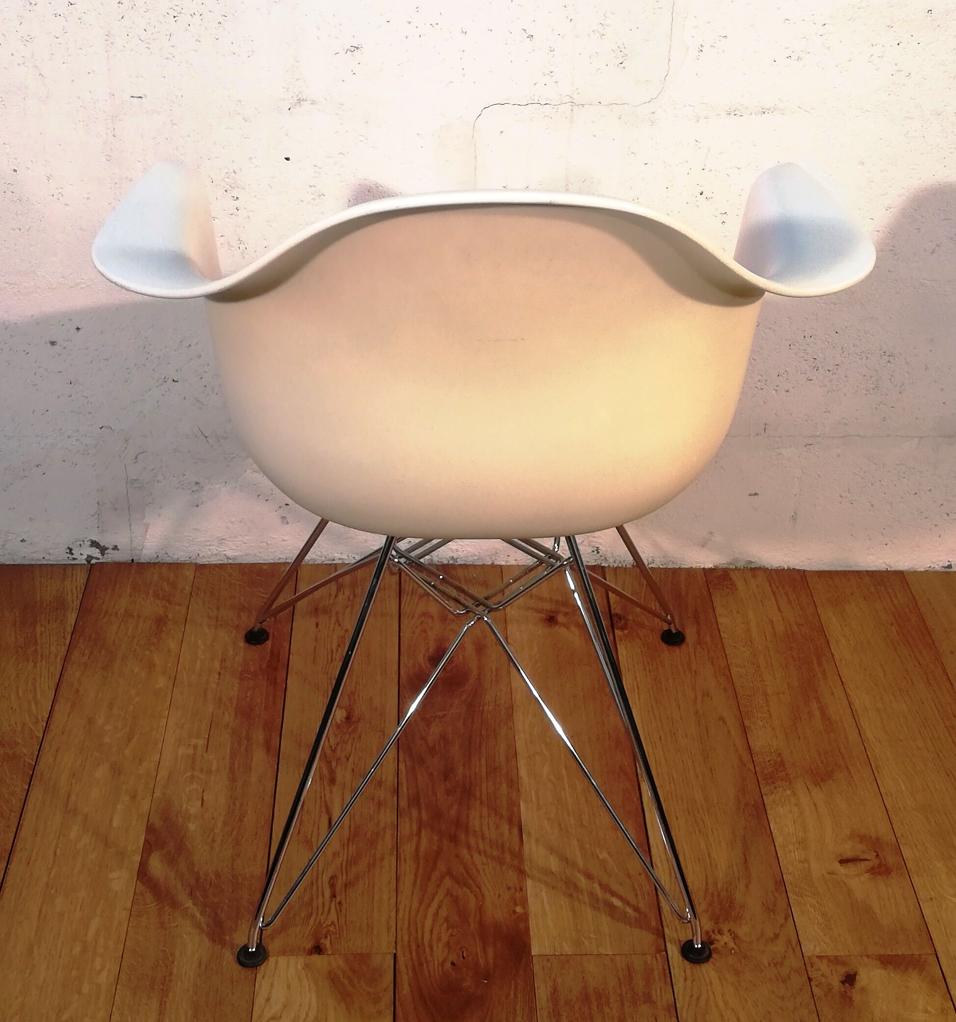 DAR armchair by Charles & Ray Eames Vitra edition