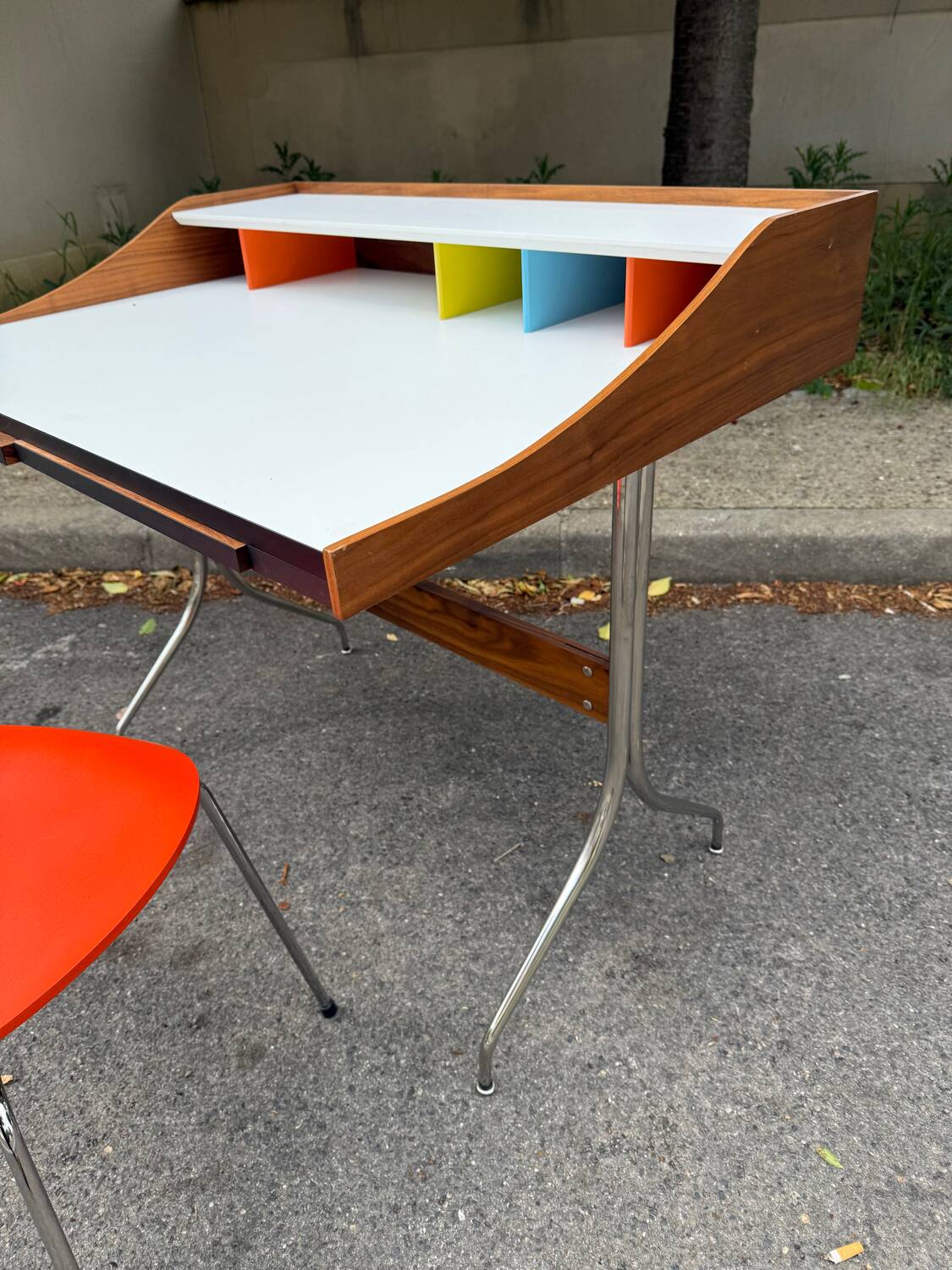 Vitra desk - Home desk - swag leg desk - George Nelson
