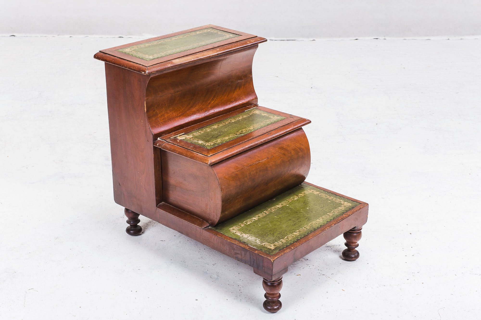 Mahogany compartmental library steps, 1930s