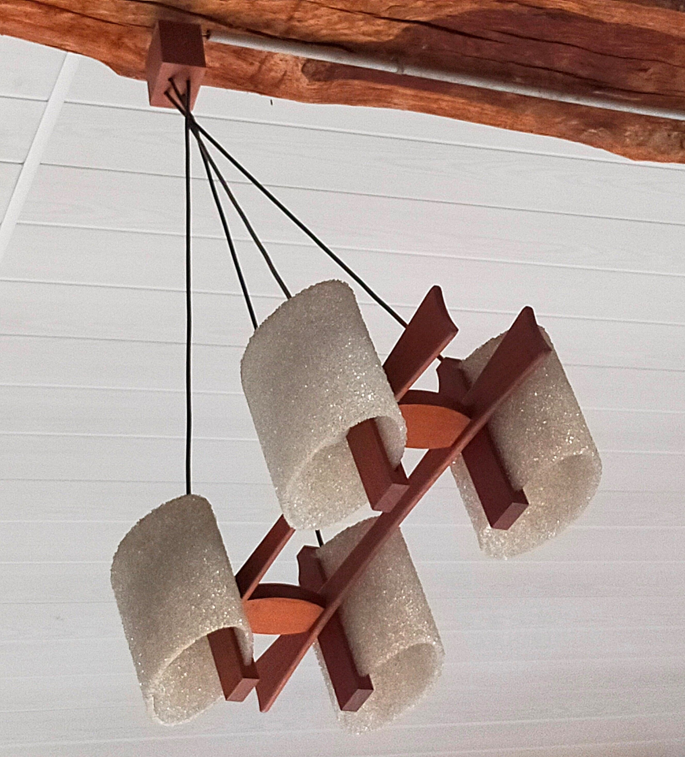 Lustre vintage scandinave en teck et perspex