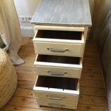 Drawer cabinet