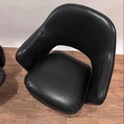 Fauteuils Conférence d’Eero Saarinen pour Knoll