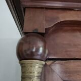 Armoire Empire avec colonnes ornées de bronze