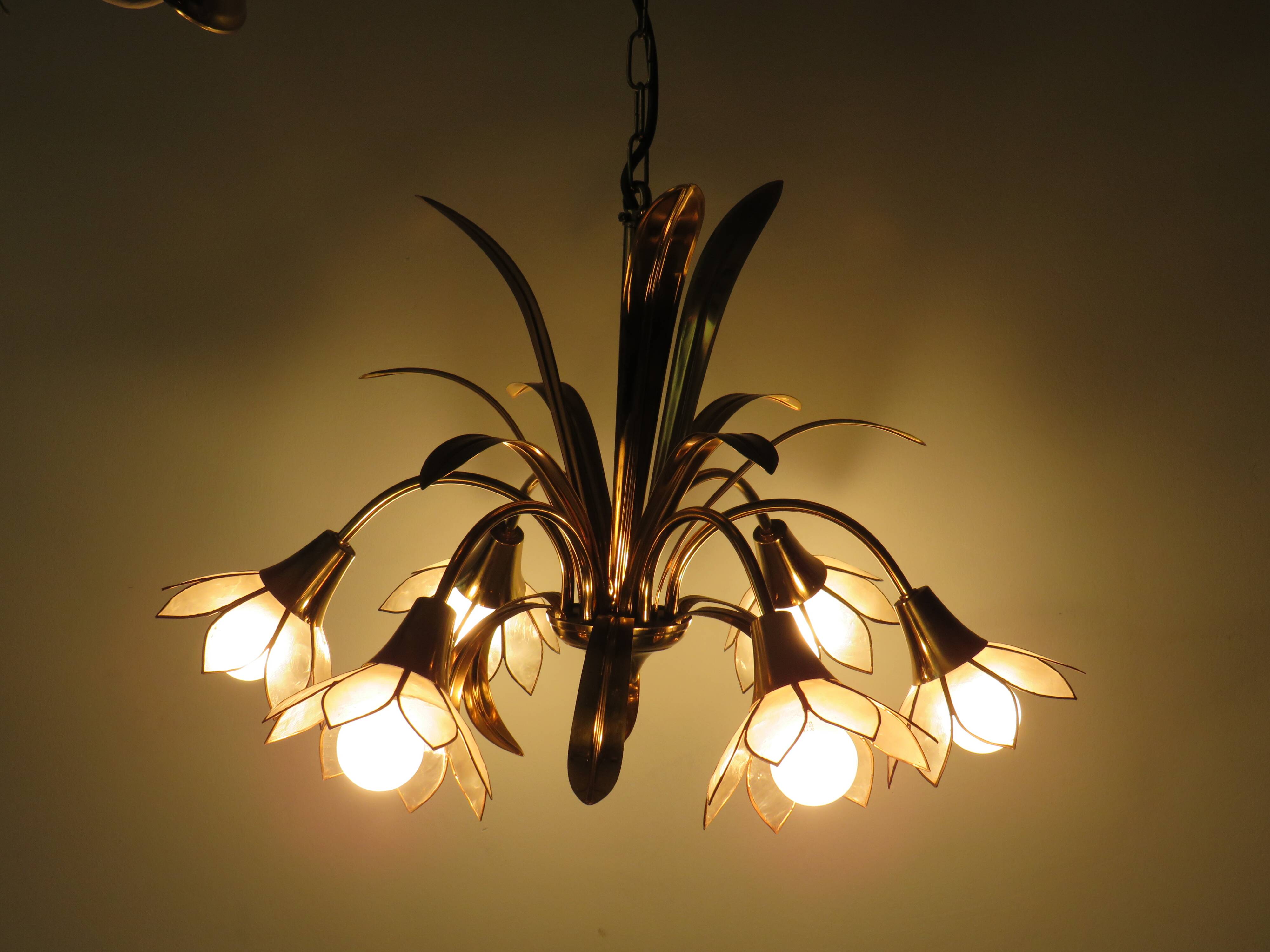 Floral chandelier 1970-1980 Hollywood Regency